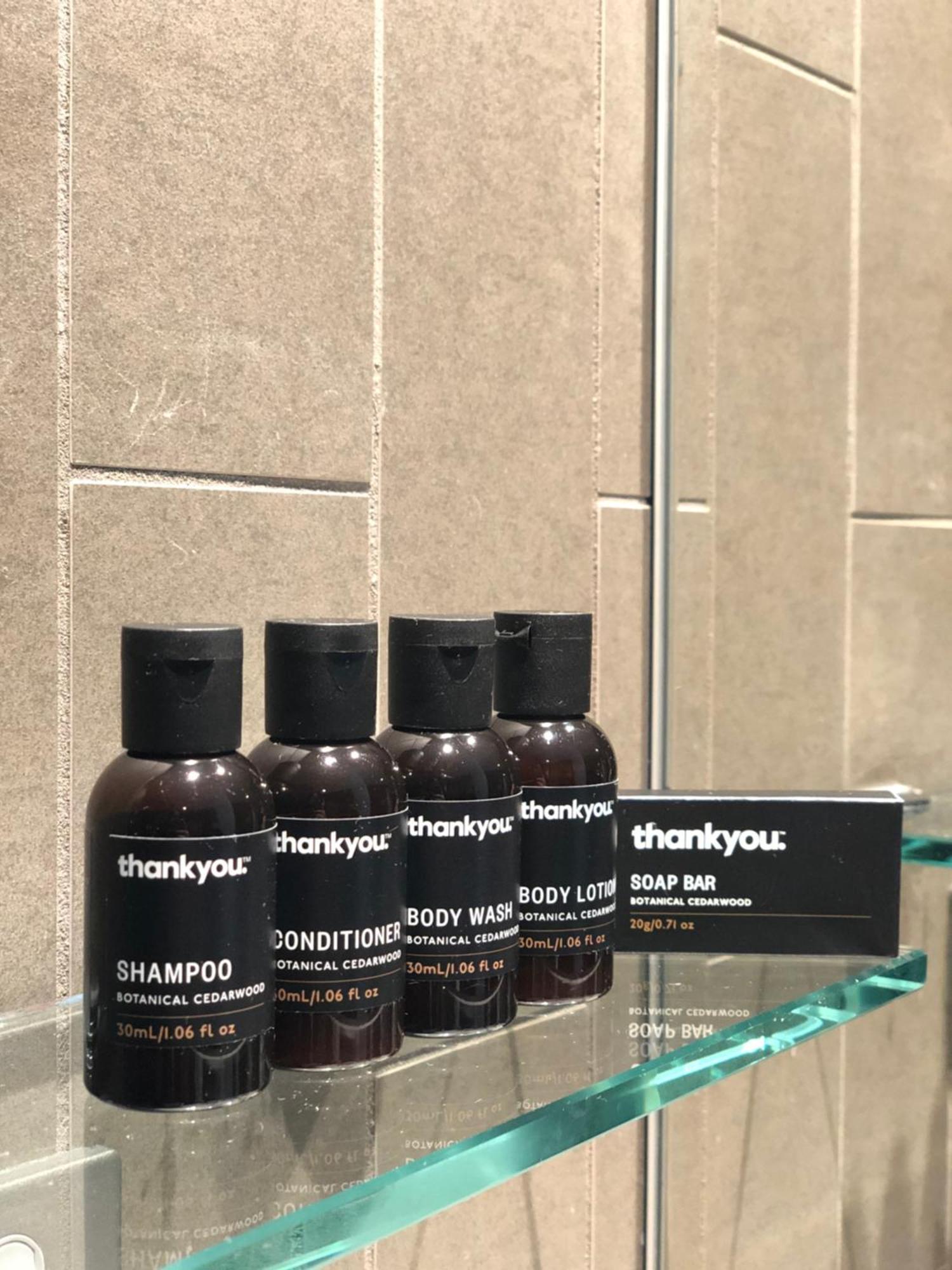 리지스 시드니 에어포트 호텔 외부 사진 Thankyou products